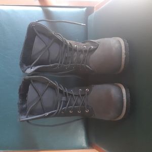 Ardene Size 8 Black Comfort foam 3M Thinsulate insulation 200g